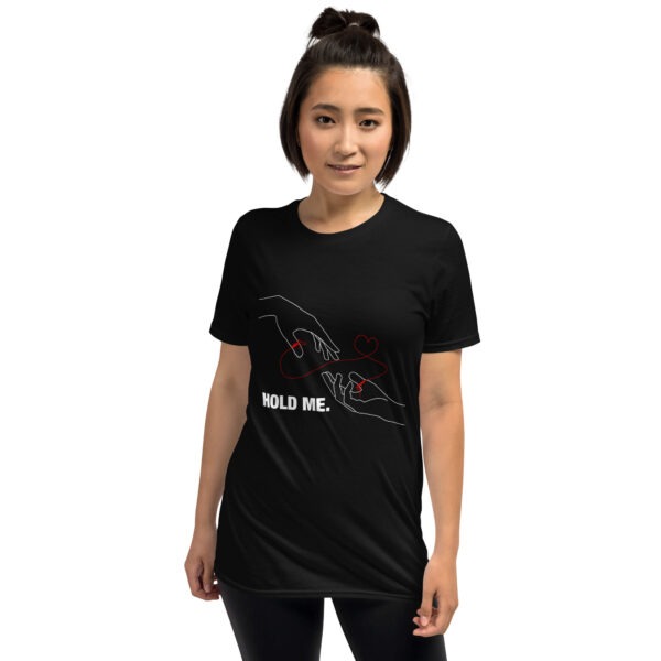 Unisex-T-Shirt "Hold me" – Bild 4